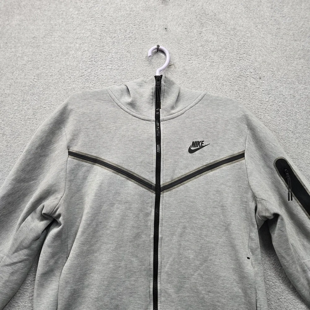 Nike Men Jacket M Gray Tech Fleece Windrunner Zipper Pockets Full Zip